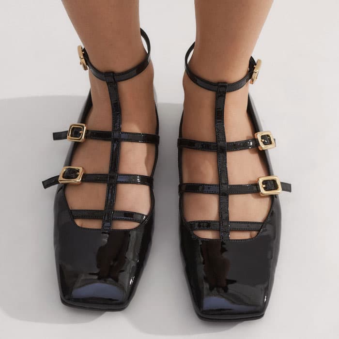 A contemporary square toe and T-bar design across the foot ensures a flattering finish.
