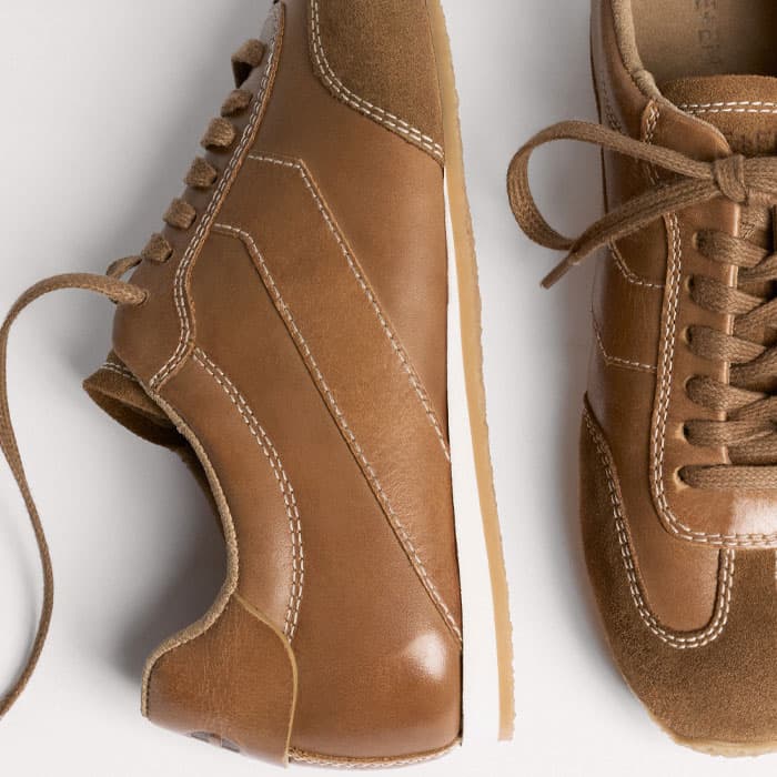 The flexible sole ensures all-day comfort.