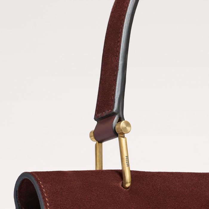 The shoulder strap is padded for all-day comfort.
