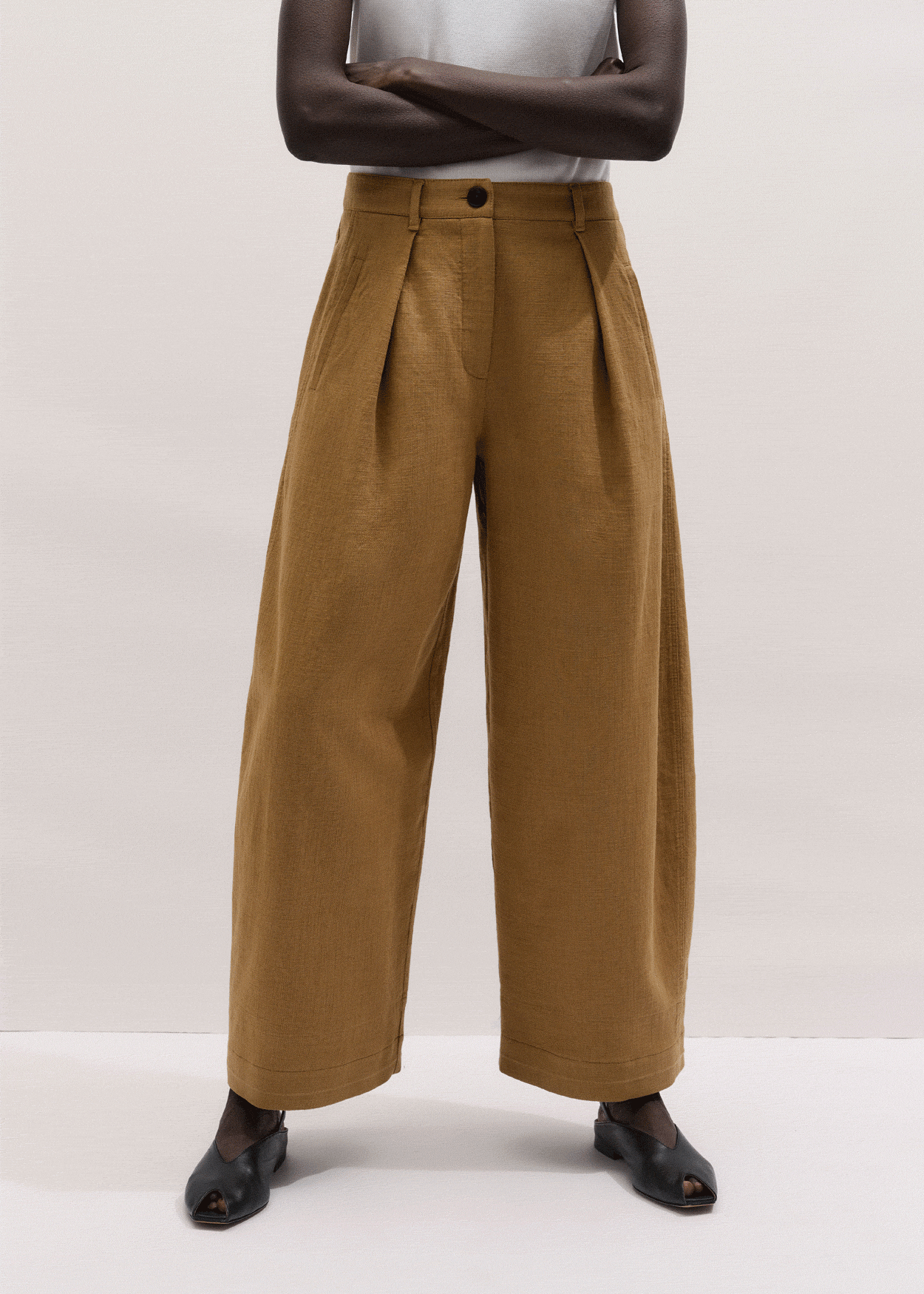 ME+EM Pleat Barrel Pant | Tobacco  | Image 1