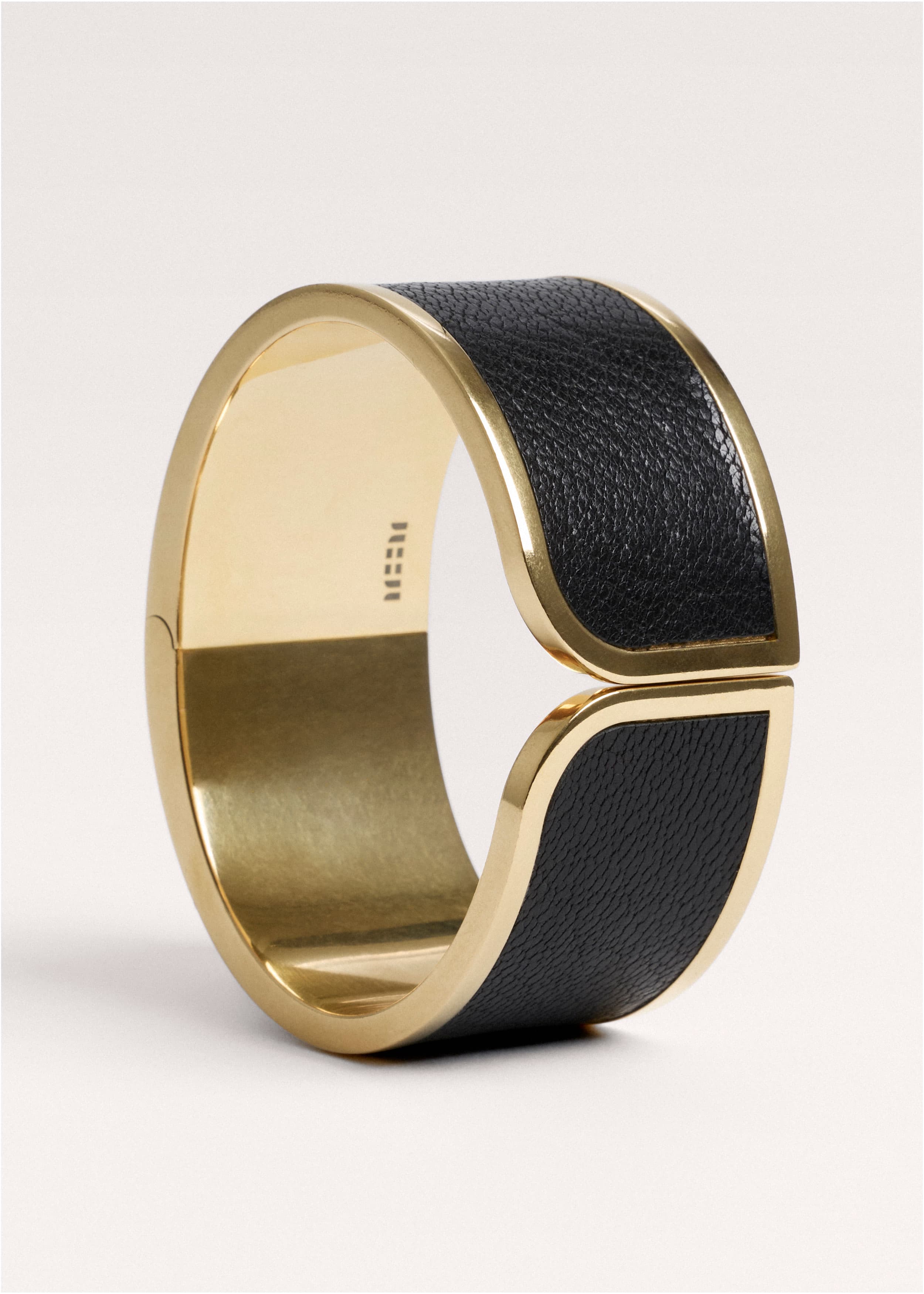 M Hinged Cuff