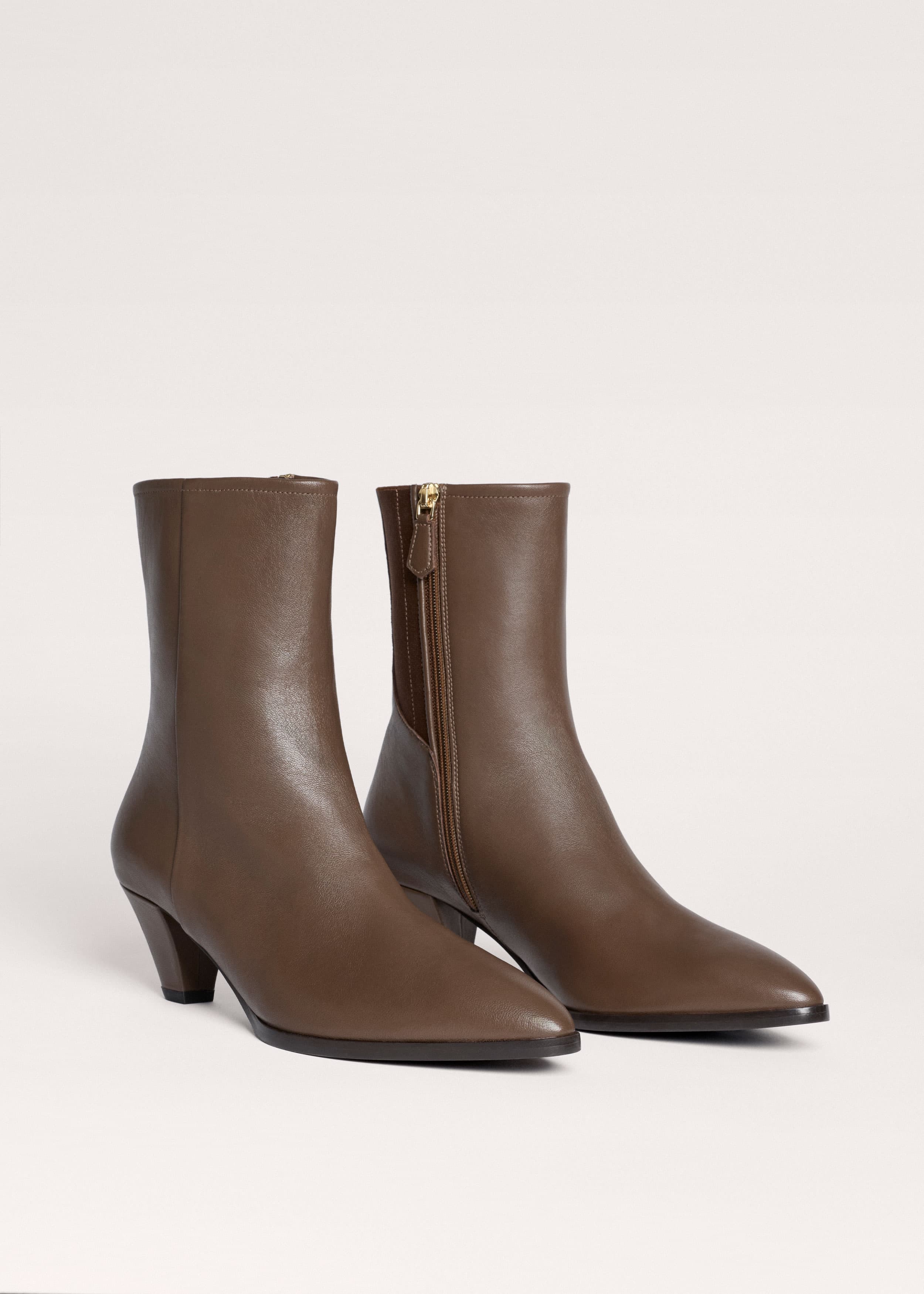 Taper Heel Point Boot