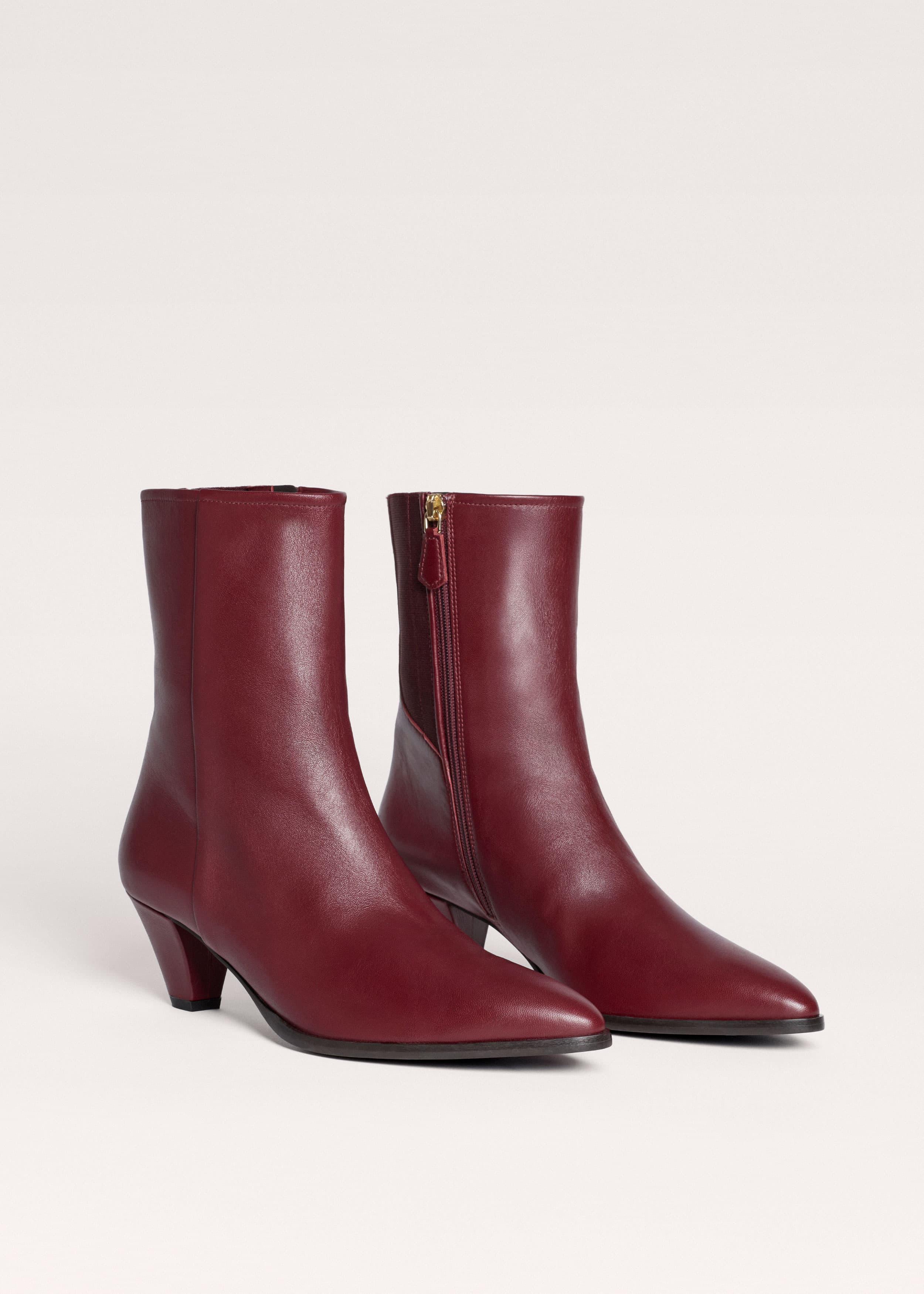 Taper Heel Point Boot